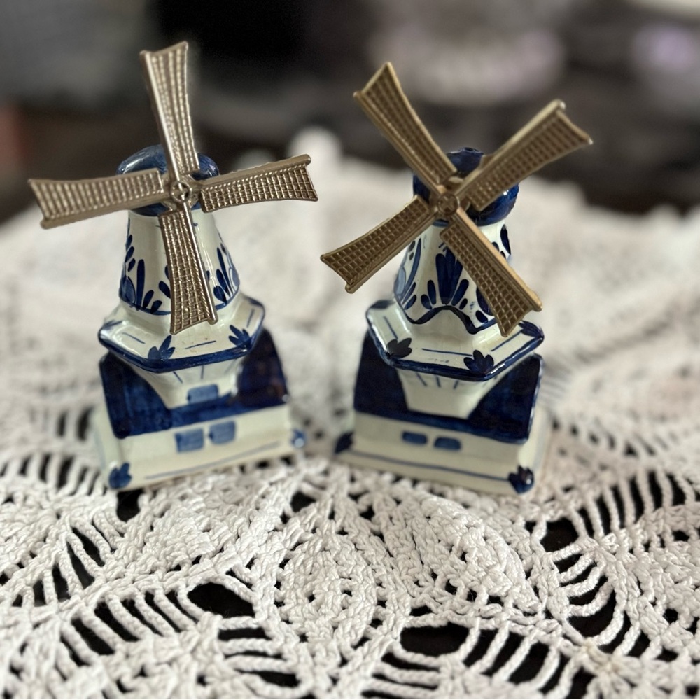 Vintage Ceramic Windmill Salt & Pepper Shakers